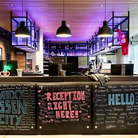 Moxy Hotel 3*